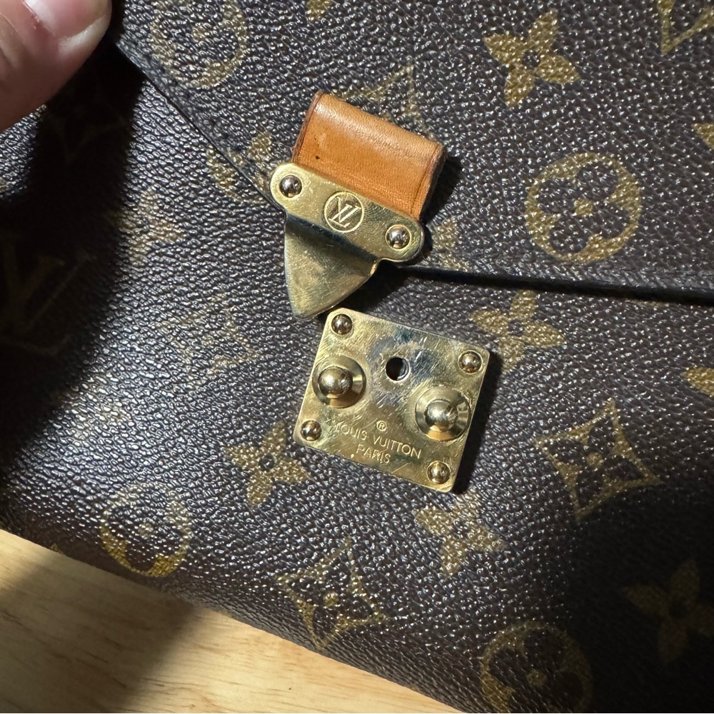 Louis Vuitton Metis Monogram - Picture 13 of 14